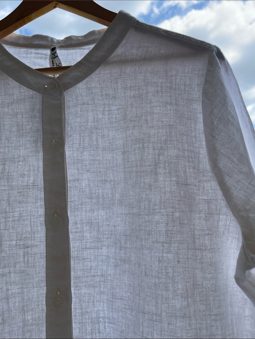 Leo & Nicole White Ramie Cotton Embroidered Button-Up Blouse Size: L NWT - Picture 3 of 13